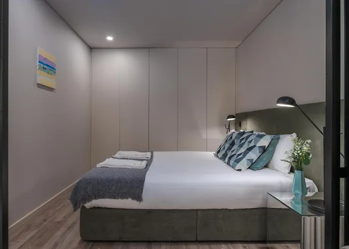 Luxury Apartment, Downtown Near Metro