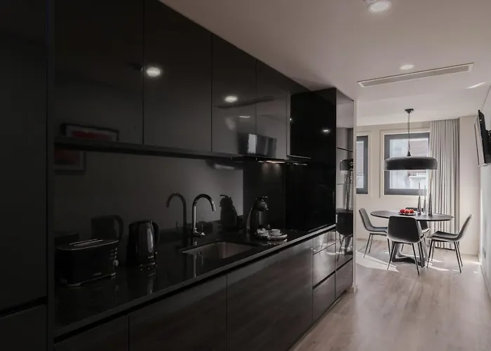 Luxury Apartment, Downtown Near Metro Πόρτο